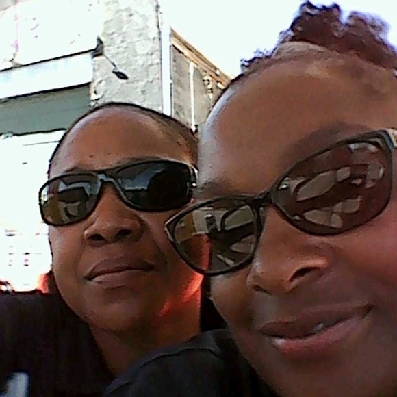 Meet your Posher, Ivy - Picture 1 of 1